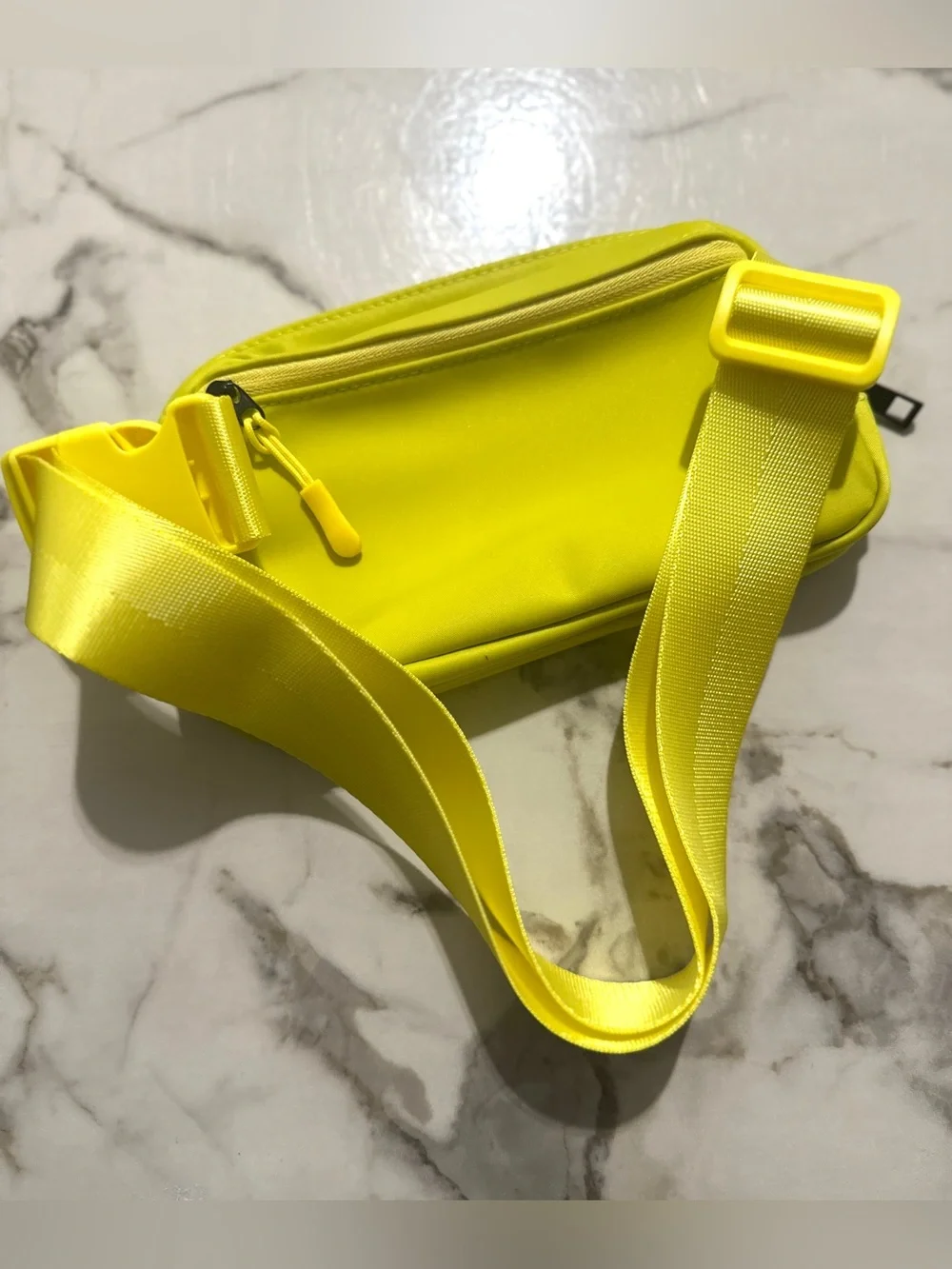 right Neon Yellow/Green Crossbody elt ag